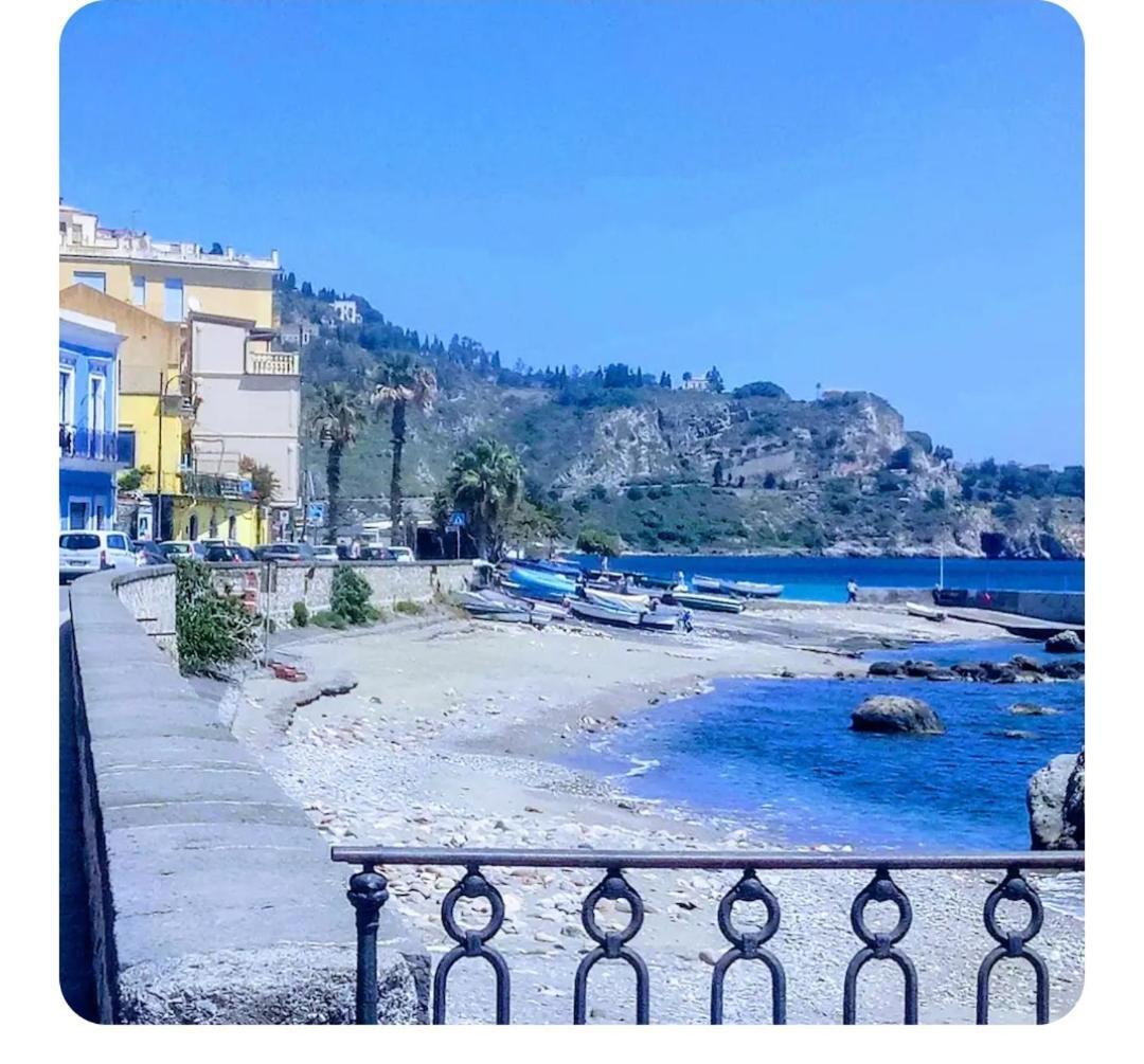 Lucia & Giovanni Giardini Naxos Eksteriør billede